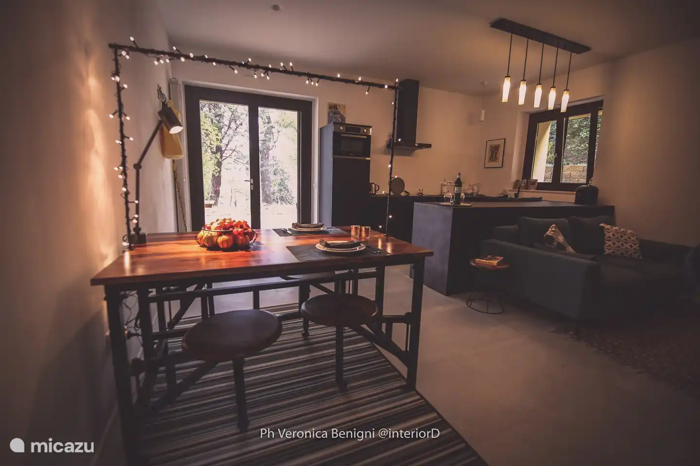 Gemütlicher Esstisch, Sitzecke.