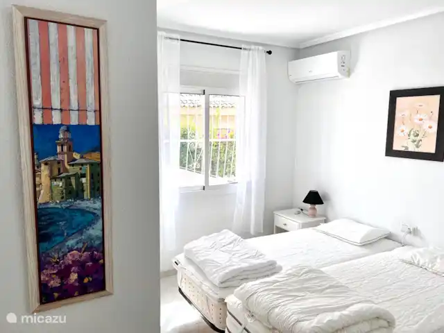 Maison Magnolia | Espagne, Costa Blanca, Ciudad Quesada - villa Chambre (#2) au rez-de-chaussée.