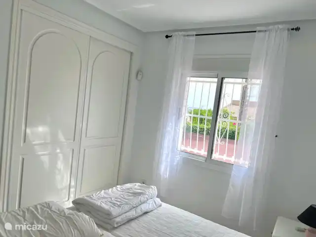 Maison Magnolia | Espagne, Costa Blanca, Ciudad Quesada - villa Chambre (#2) au rez-de-chaussée.