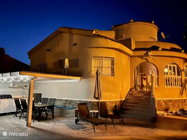 Maison Magnolia | Espagne, Costa Blanca, Ciudad Quesada - villa A voir le soir.