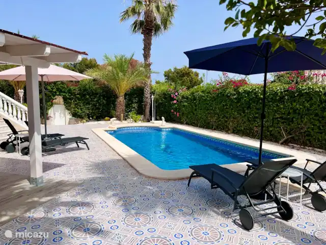 Maison Magnolia | Espagne, Costa Blanca, Ciudad Quesada - villa Piscine & végétation.