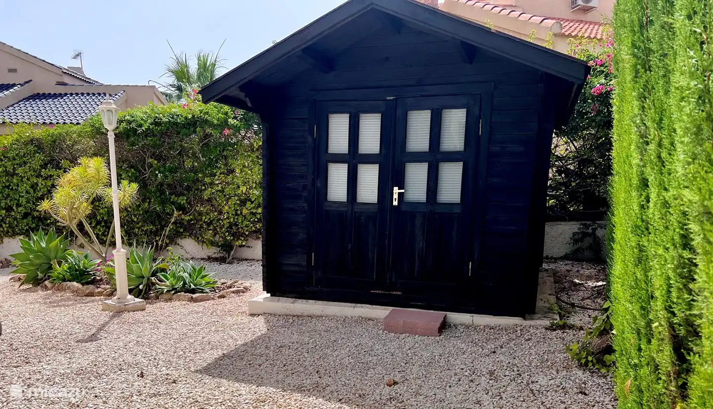 Schuppen (nicht für Mieter zugänglich).