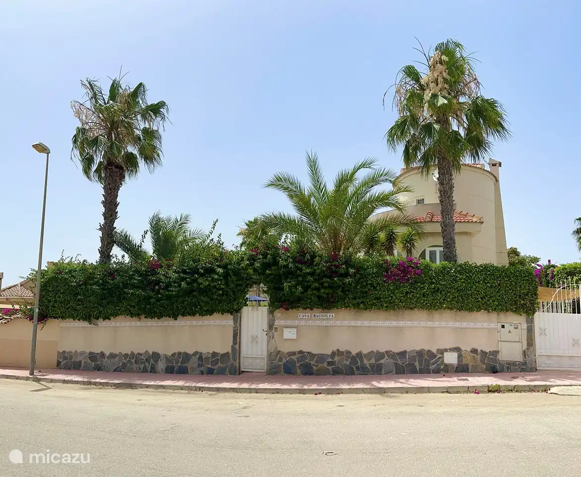 Blick von der Straße.