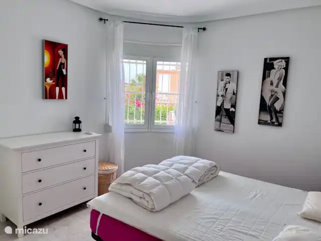 Maison Magnolia | Espagne, Costa Blanca, Ciudad Quesada - villa Chambre (#1) au rez-de-chaussée.