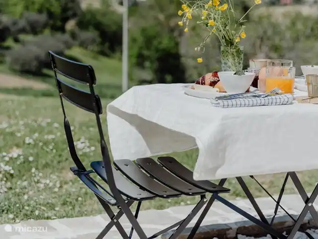 Agritourisme Qui Voglio | Italie, Marche, Monte Roberto - ferme C'est comme ça qu'on commence la journée....