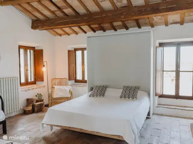 Agritourisme Qui Voglio | Italie, Marche, Monte Roberto - ferme La Brillante dispose d'un beau lit pliant de taille !