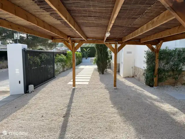 Maison Falzia | Espagne, Costa Blanca, Jávea - villa Le tout nouveau carport offre de la place pour 2 voitures.