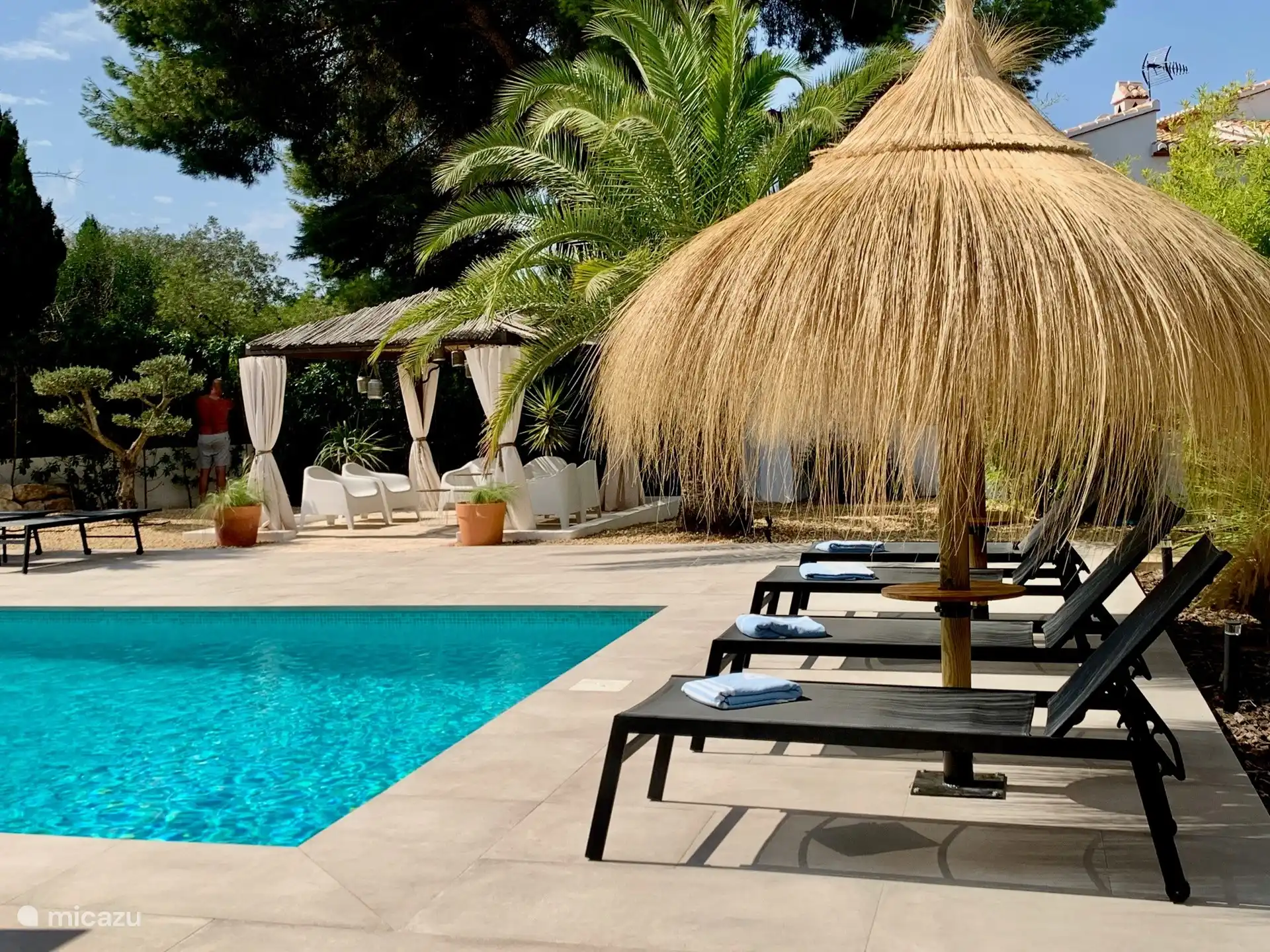 La maison offre de nombreux endroits agréables pour l’ombre et / ou l’intimité. 