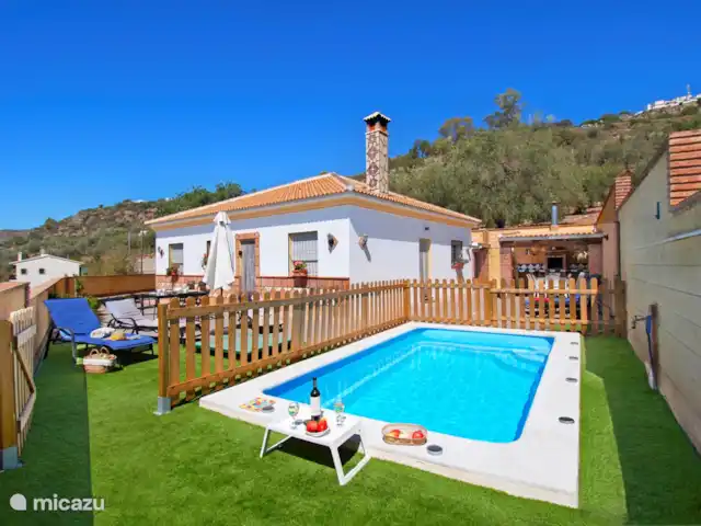 Villa la Pendolera | Espagne, Costa del Sol, Comares - villa La terrasse couverte est située près de l'entrée de la cuisine, très pratique.
