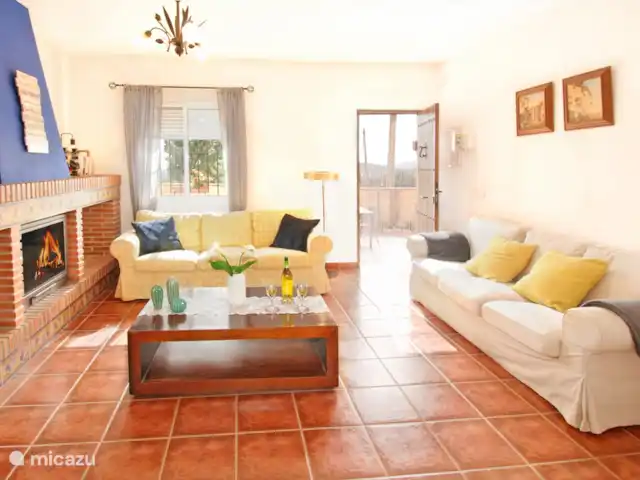 Villa la Pendolera | Espagne, Costa del Sol, Comares - villa La Pendolera est lumineuse et spacieuse. Il y a la climatisation dans toute la maison.