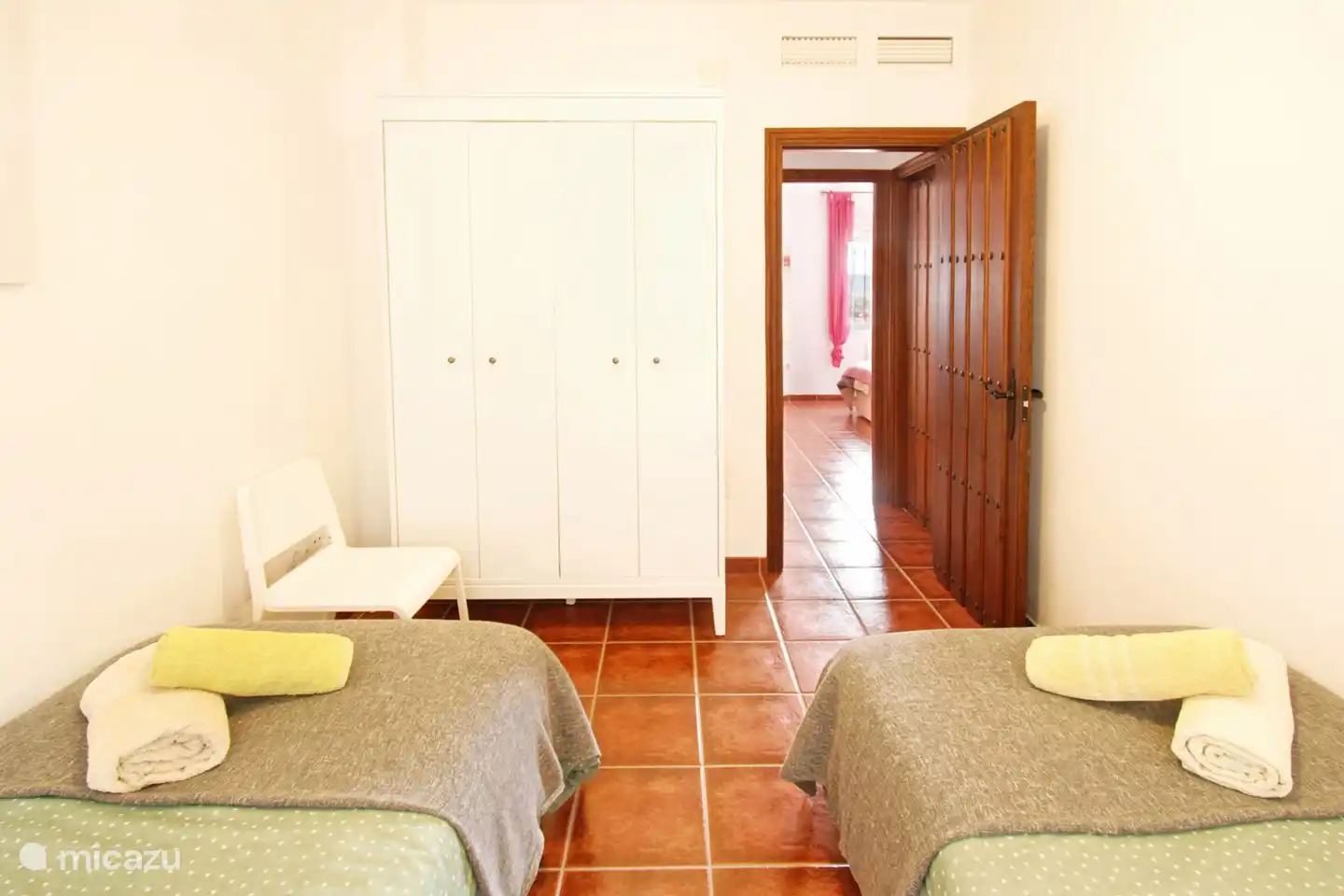 Ook hier, opbergruimte en airco. 