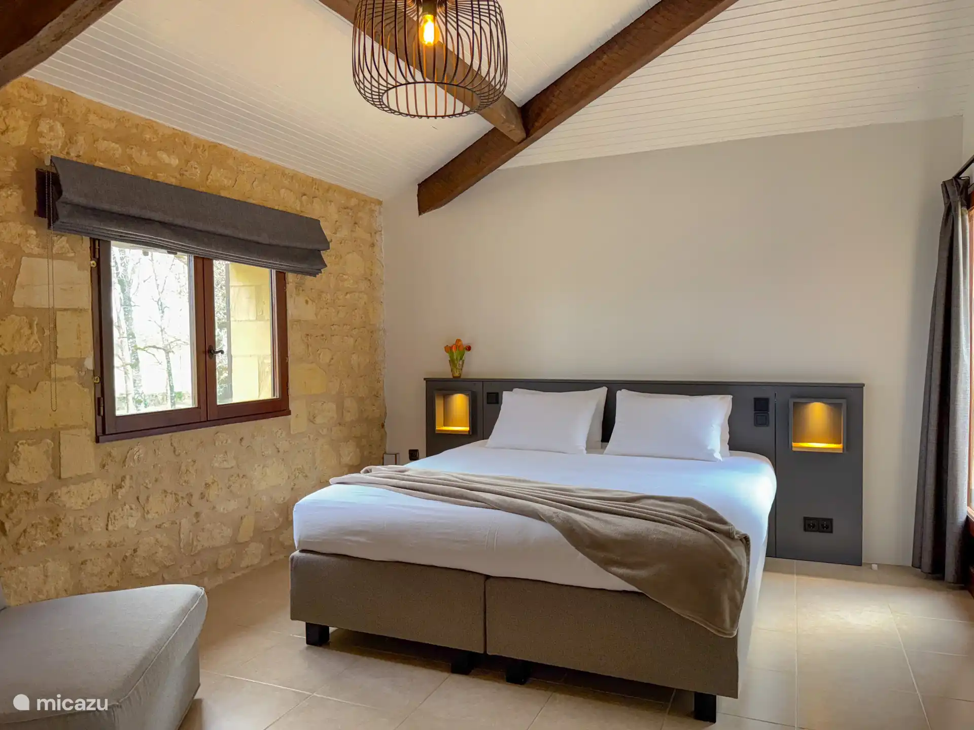 Schlafzimmer 1, mit eigenem Bad mit Dusche und WC