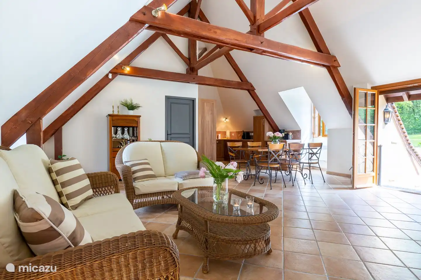 Wohnzimmer und Essbereich im Obergeschoss