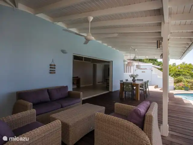 Villa Mai Blu huren in Curaçao, Curacao-Midden, Piscadera - bungalow Ruime veranda met plafond ventilatoren