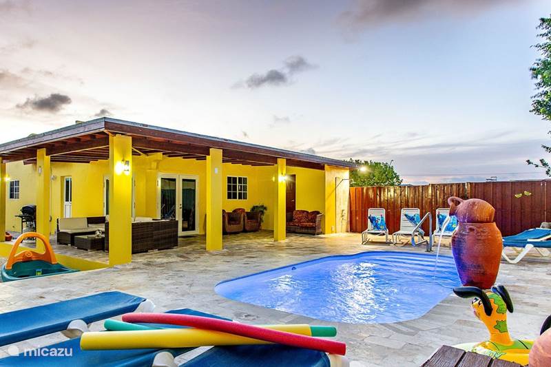 Holiday home Aruba, Noord, Eagle Beach Villa Bumble Bee Villa