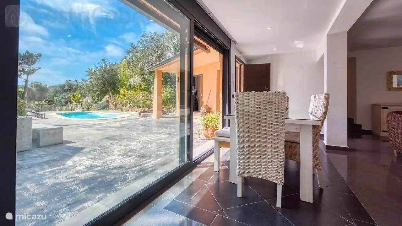 Schitterende villa met privé zwembad en super terras!