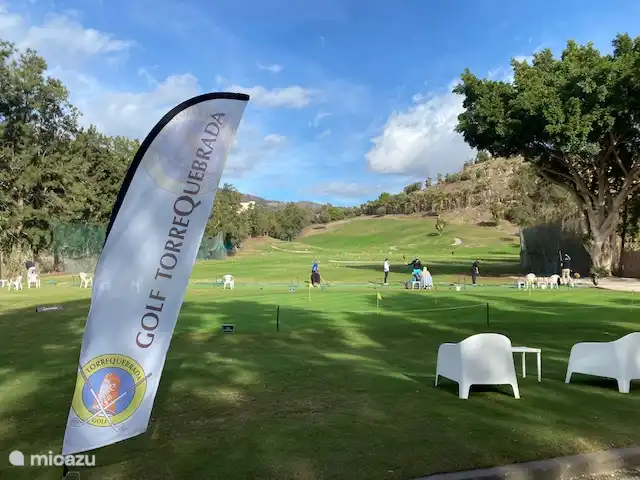 casa pura vida en España, Costa del Sol, Benalmádena - apartamento Campo de prácticas Torrequebrada