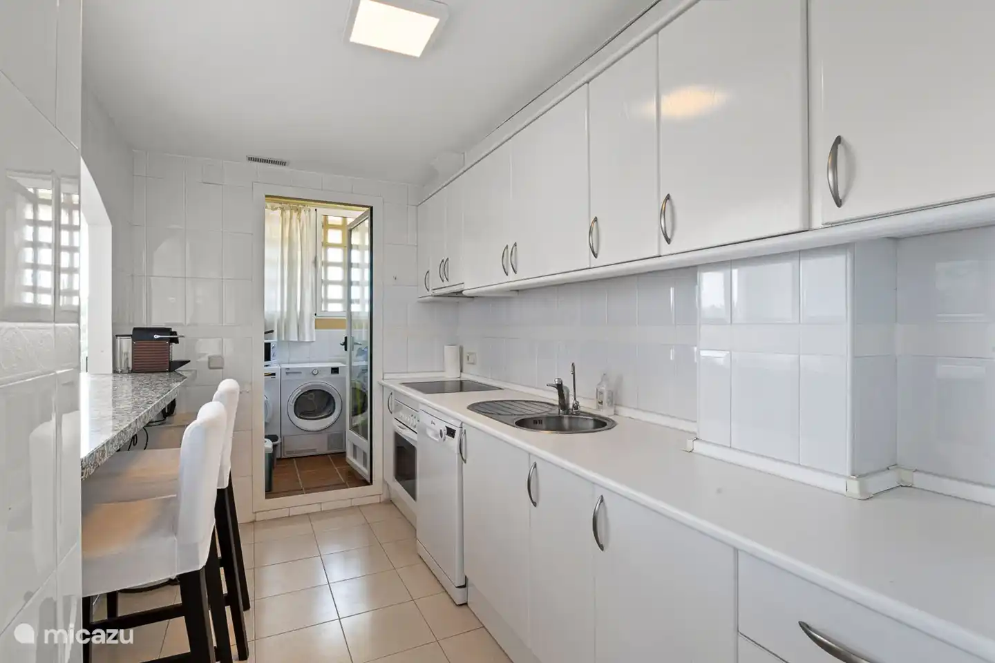 Küche und Speisekammer