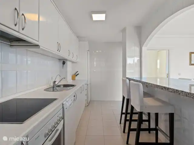 casa pura vida en España, Costa del Sol, Benalmádena - apartamento cocina