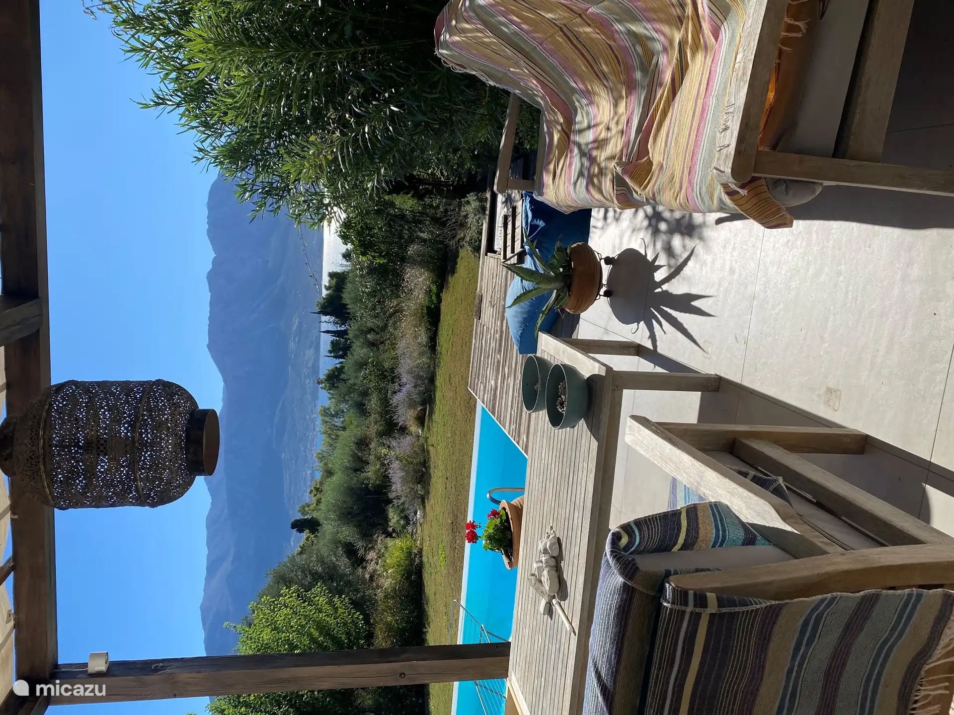 Vue de la terrasse de la cuisine extérieure
