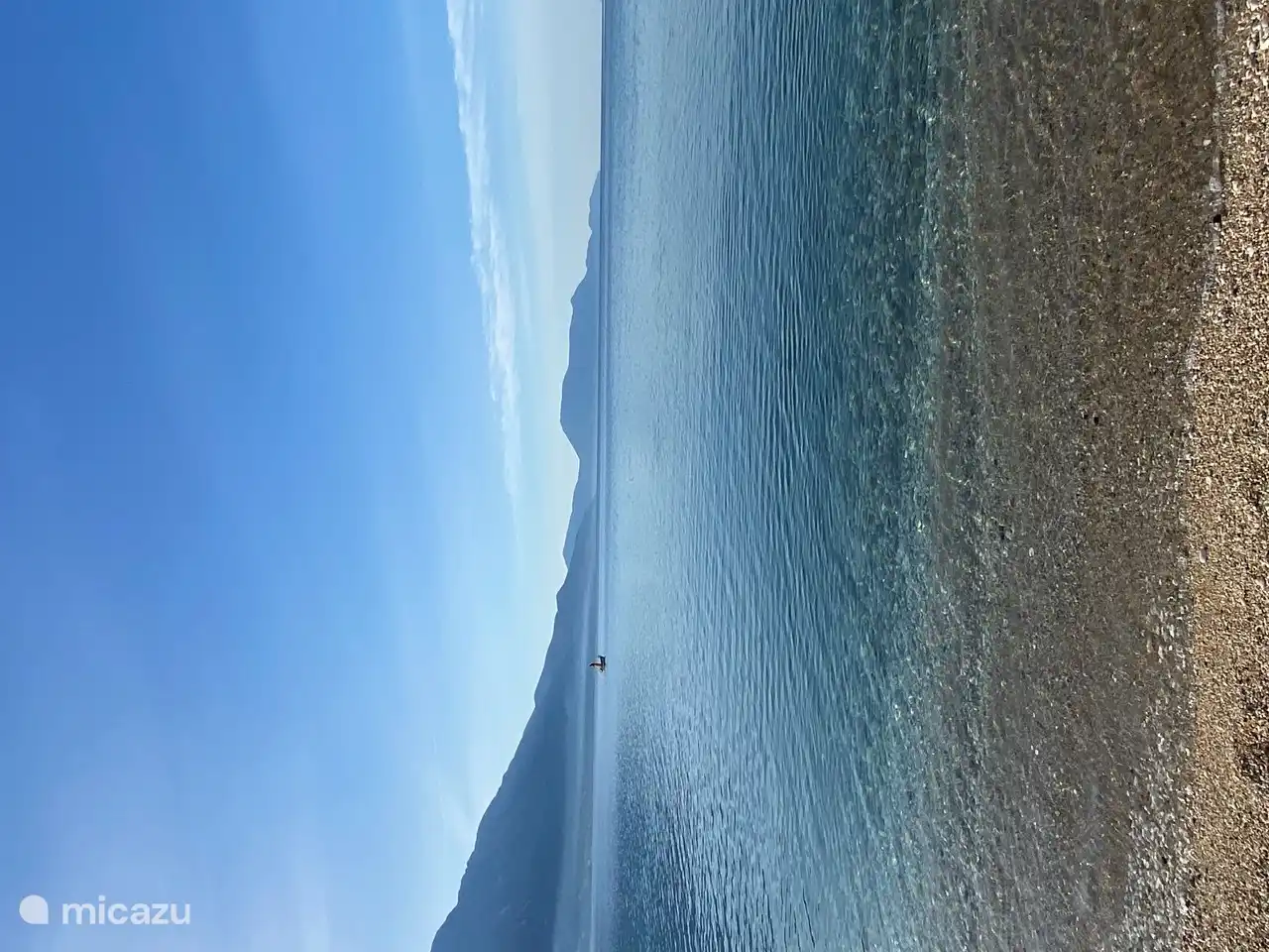 La promenade matinale (et la plongée) sur la plage est à 5 minutes à pied.