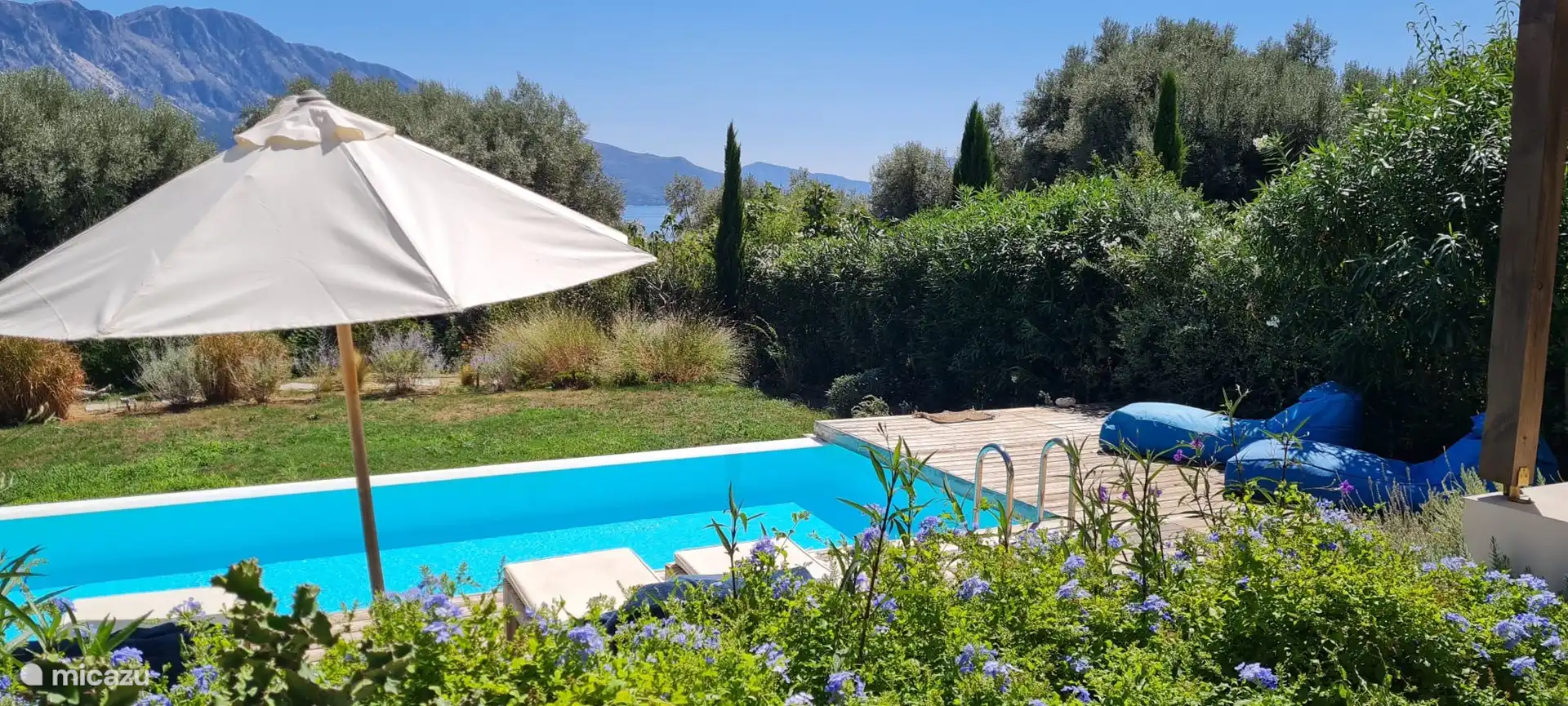 Bonne vue depuis le coin salon près des chambres du rez-de-chaussée
