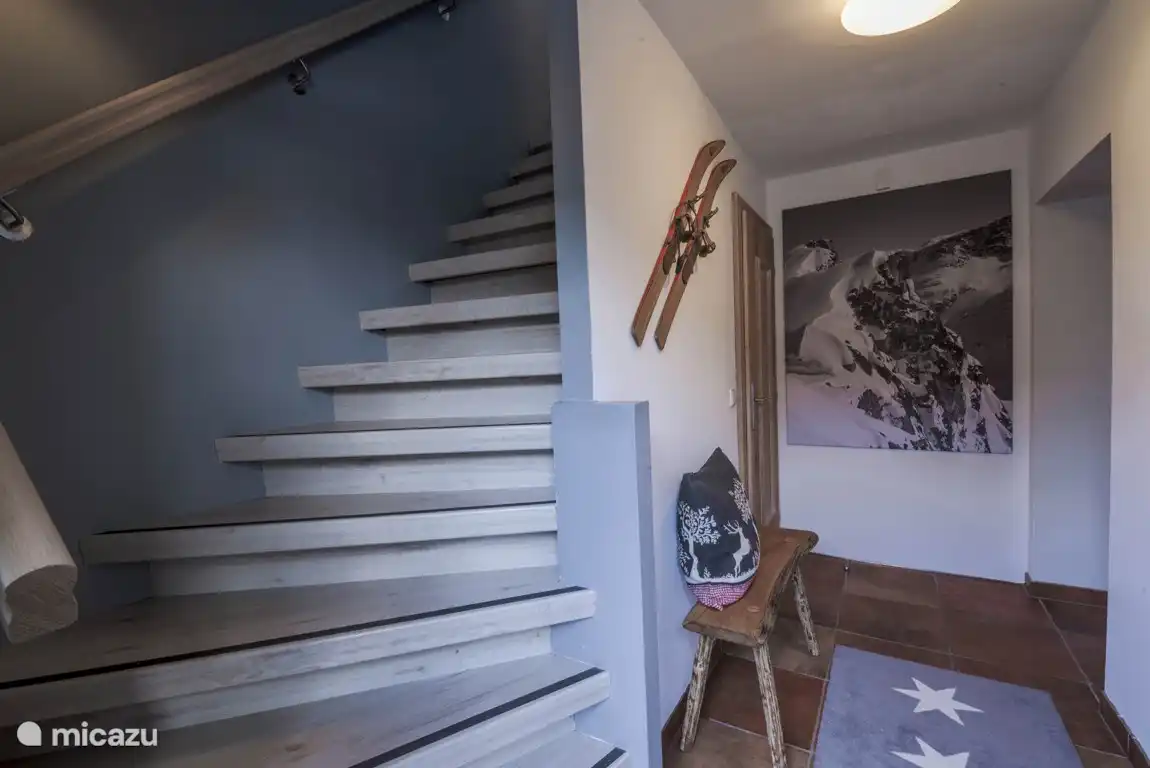 Treppenhaus des Chalet Alpenglück.