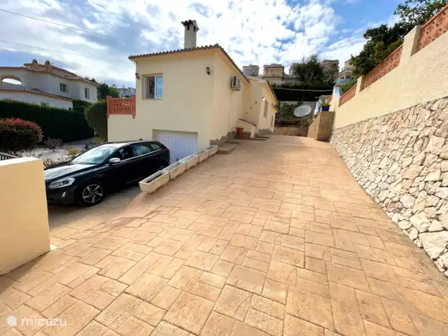 Maravilla Solar en España, Costa Blanca, Benitachell - villa Coche en el garaje o todo el camino arriba junto a la puerta de entrada