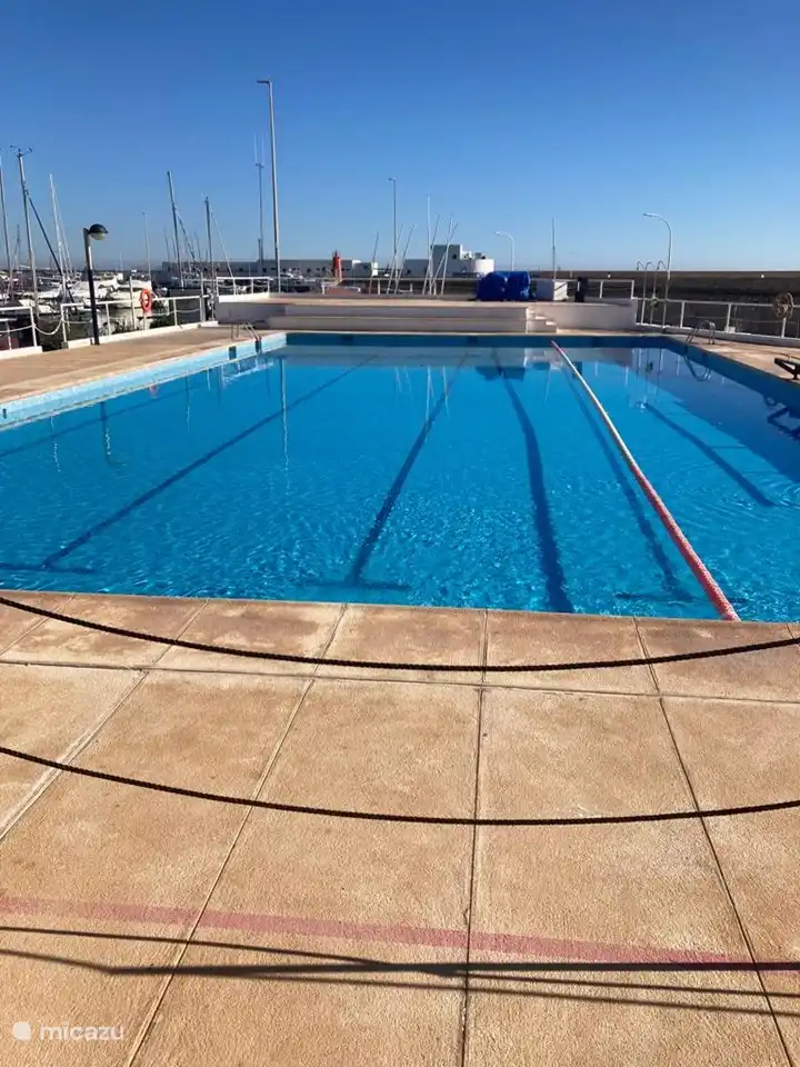 Allgemeines Schwimmbad in der Nähe