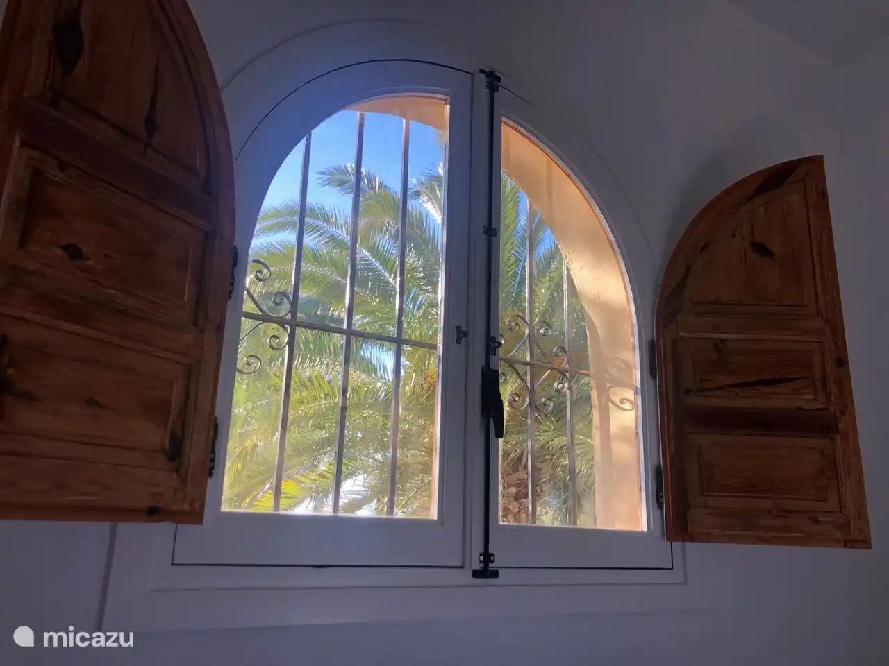 This photo was also sent to us by guests with the text: We slept wonderfully in your wonderful beds! Now sit with a cup of coffee and enjoy the view!