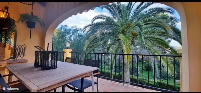 In the evening you can also sit on the balcony with a view of the setting sun.