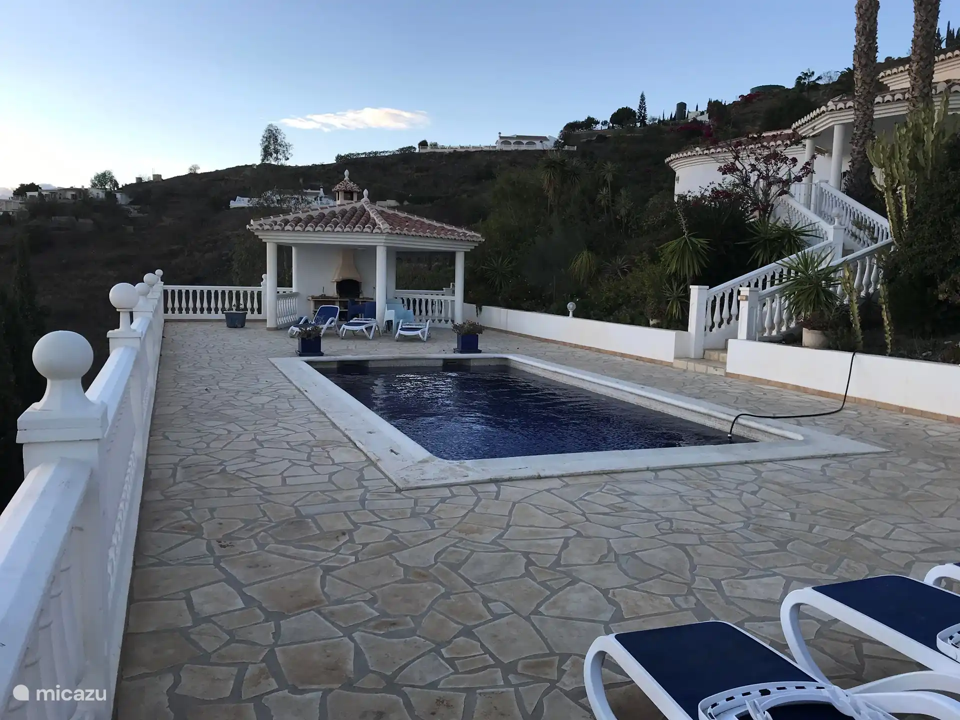 The barbecue terrace by the pool speaks for itself and is equipped with a seating area with chairs etc.