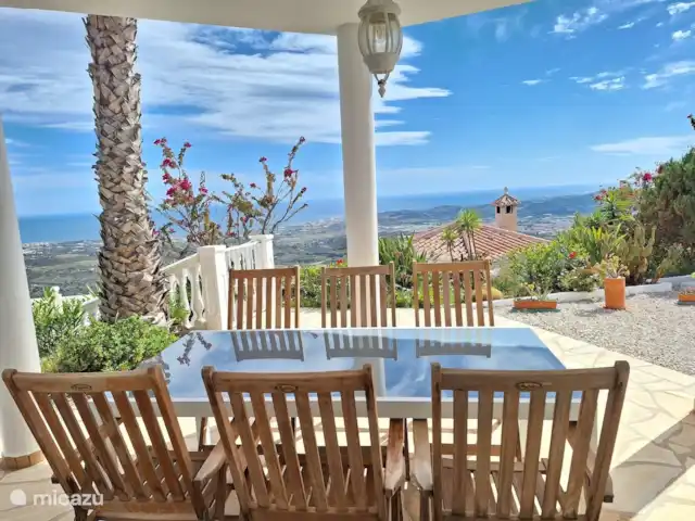Villa Nimameto huren in Spanje, Andalusië, Arenas de Vélez - villa Vanaf het villa terras heeft u een adembenemend uitzicht over de dorpen en de kustlijn waarbij heerlijk kan worden genoten van de rust, stilte en privacy.
