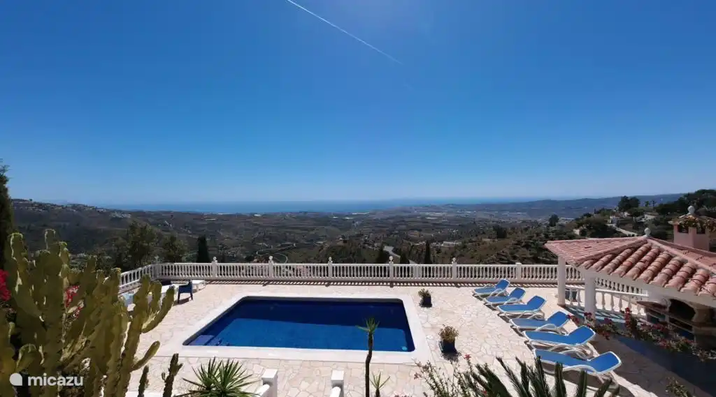 Against this fantastic view over the Mediterranean Sea, little can beat it.