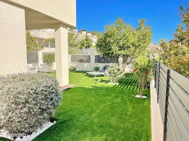 Casa Moraira Sport huren in Spanje, Costa Blanca, Moraira - vakantiehuis Aangelegde tuin.