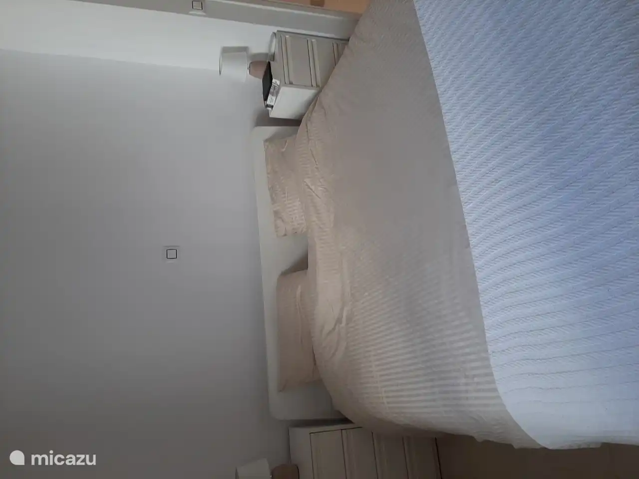 Schlafzimmer 2 mit angrenzendem Badezimmer