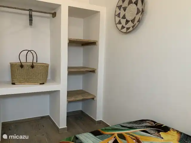 Nieuw landelijk vakantiehuis huren in Portugal, Algarve, Aljezur - vakantiehuis Kledingkast in elke slaapkamer.