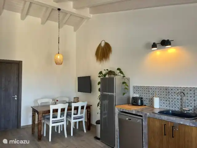 Nieuw landelijk vakantiehuis huren in Portugal, Algarve, Aljezur - vakantiehuis Eettafel, smart-TV en internet