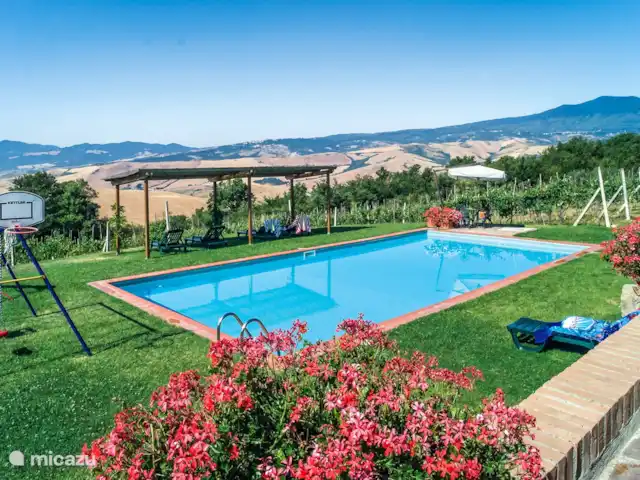 Alojamiento para grupos, Italia, Toscana, Radicofani, villa Sur de la Toscana - villa piscina privada