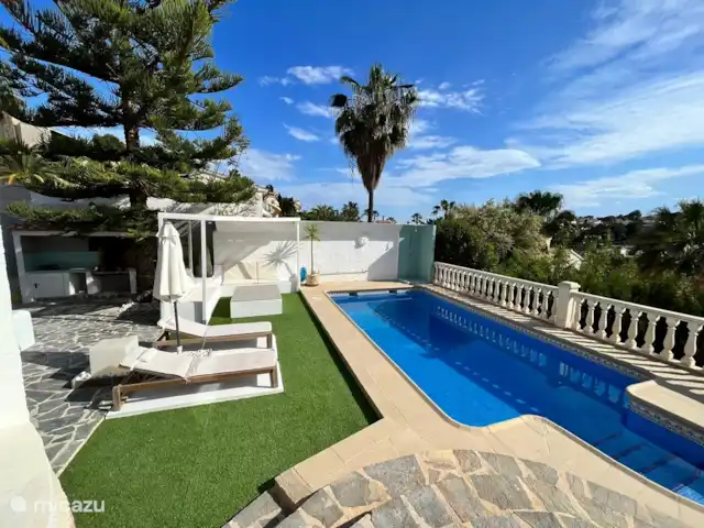 Villa Futura huren in Spanje, Costa Blanca, Benissa - villa Zwembad, ligzetels, loungehoek en een BBQ