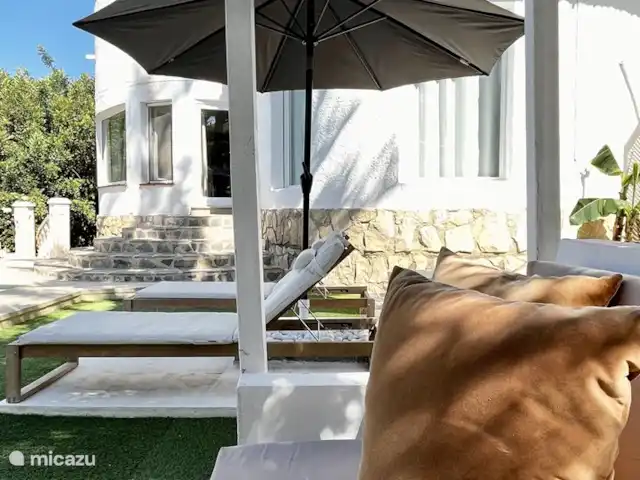 Villa Futura huren in Spanje, Costa Blanca, Benissa - villa Ligzetels aan het zwembad