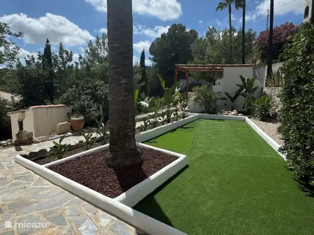 Villa Futura huren in Spanje, Costa Blanca, Benissa - villa Achterkant villa met de tuin