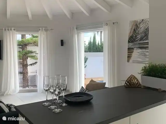 Villa Futura huren in Spanje, Costa Blanca, Benissa - villa Open Keuken, koelkast-vriezer combo, mircogolf-grill, airfryer, volautomaat espresso, toaster, etc...