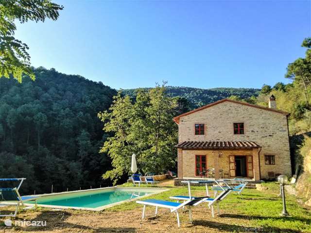 Casa vacacional Italia – villa Cerca de Lucca - casa con piscina privada