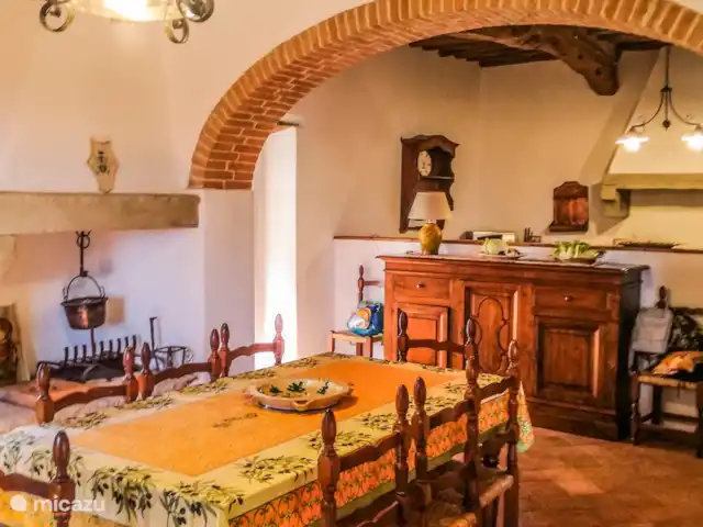 Location de Vacances Italie, Toscane, Buti, villa - Près de Lucca - maison avec piscine privée