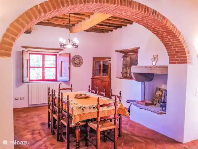 Location de Vacances Italie, Toscane, Buti, villa - Près de Lucca - maison avec piscine privée
