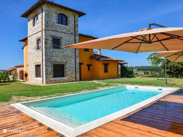 Vakantiehuis Italië, Umbrië, Montecampano - vakantiehuis Zuid Umbrie - huis met privé zwembad