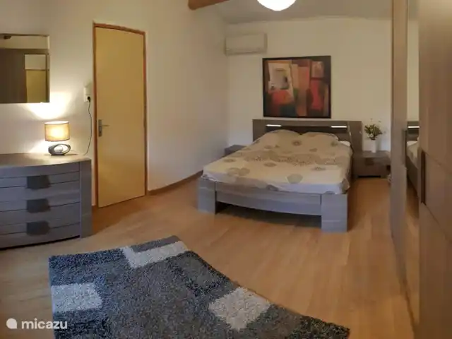 La Maison Blanche | France, Ardèche, Rompon - villa Chambre nr4, avec climatisation et grand placard.