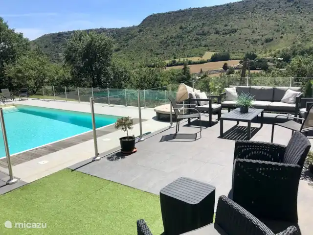 La Maison Blanche | France, Ardèche, Rompon - villa La piscine avec vue sur la vallée au sud-est