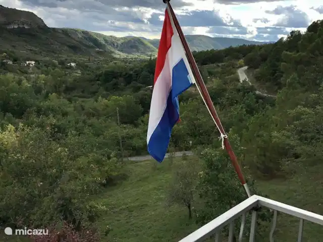 La Maison Blanche | France, Ardèche, Rompon - villa Vue au sud-ouest sur la vallée